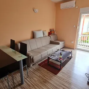 Sierra Apartment Split