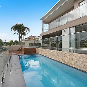 Luxe On Lotus Holiday home Gold Coast